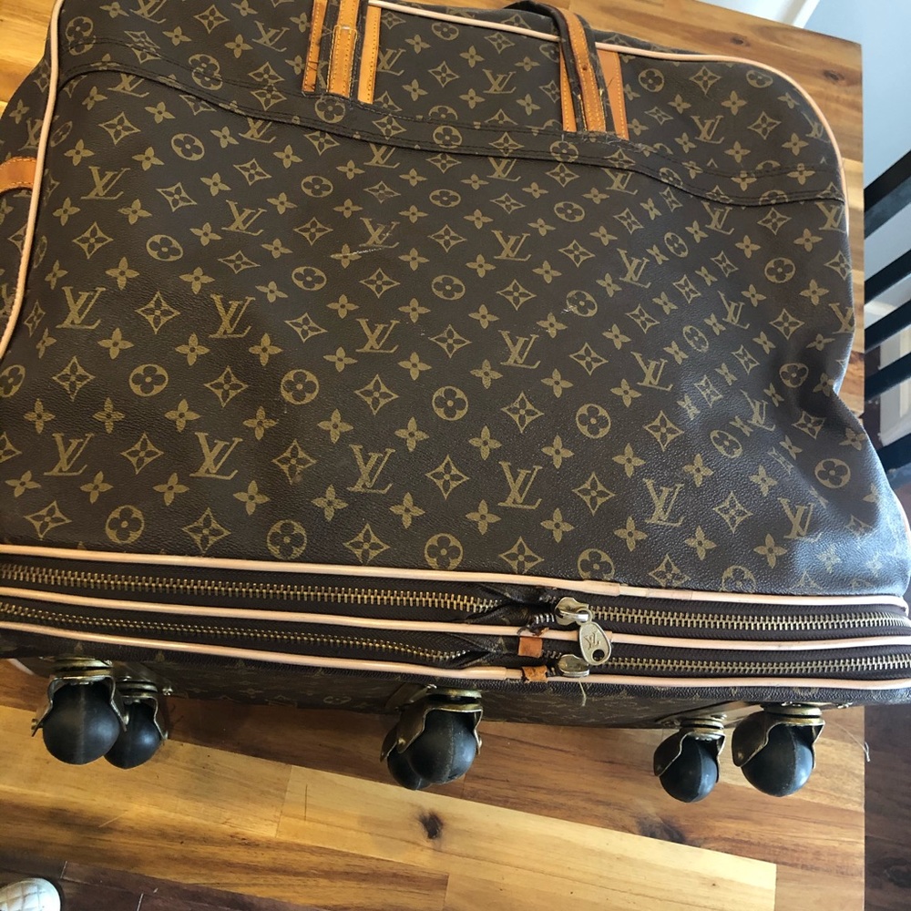Bag 1- LV luggage part 2